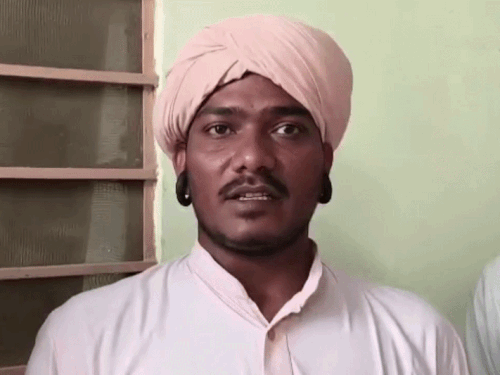 श्रीगंगानगर में डेरा विवाद, दीवाली नाथ पर कब्जे के आरोप:पूर्व सरपंच बोलीं- महंत ने हरे पेड़ कटवाए, दीवार तोड़ी; कार्रवाई नहीं हुई तो धरना देंगे