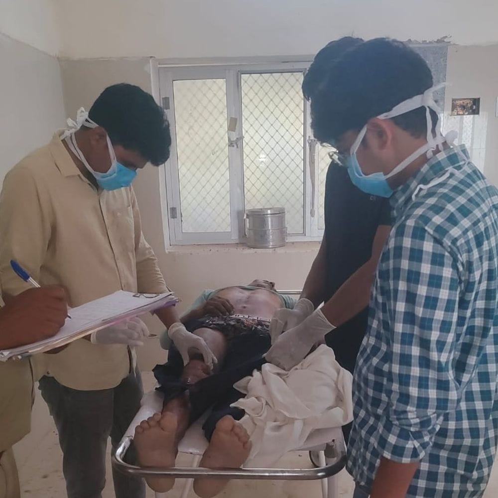 सपोटरा में निजी बस की टक्कर से युवक की मौत:करणपुर के अमरापुर मोड़ पर बस बैक करते समय हुआ हादसा