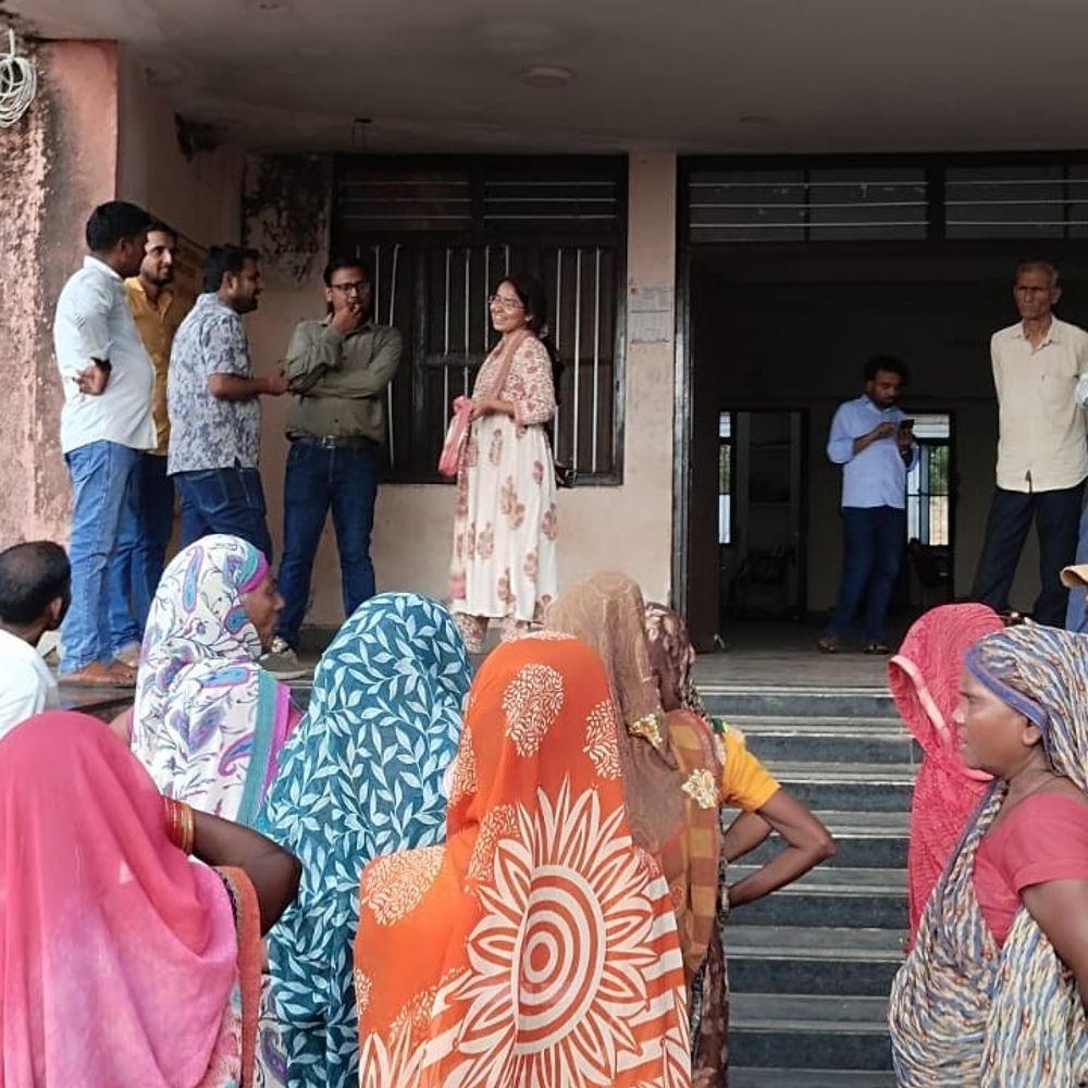 सरमथुरा में 5 महीने से सफाईकर्मियों को नहीं मिला वेतन:परिवार चलाने में मुश्किल, बच्चों की पढ़ाई भी प्रभावित