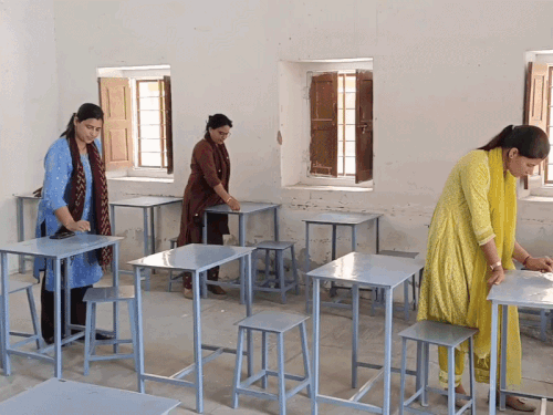 सीकर में 49 केंद्रों पर होगी 2nd ग्रेड टीचर एग्जाम:हर सेंटर पर वीडियोग्राफी होगी,एग्जाम के 1 घंटे पहले बंद होंगे गेट; जानें पूरी डिटेल