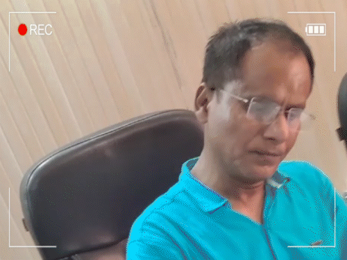 स्टूडेंट बनकर पहुंचा रिपोर्टर-₹1 में दरोगा बनाने वाली कोचिंग एक्सपोज:टीचर बोले- ये मार्केटिंग, खान सर की कोचिंग में ₹100 का ऑफर, 10 हजार तक फीस