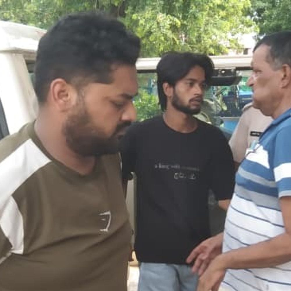 हत्या-डकैती की वारदात करने से पहले 4 को दबोचा:3 देशी कट्टे, 1 देशी पिस्टल और 31 जिंदा कारतूस बरामद; वर्चस्व को लेकर रंजिश थी