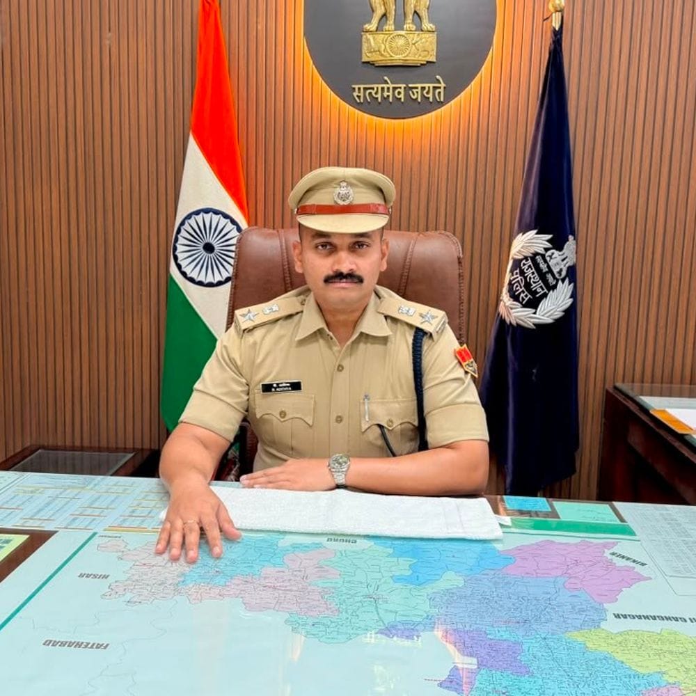 हनुमानगढ़ एसपी बी. आदित्य ने संभाला पदभार:पहली क्राइम मीटिंग में अपराध नियंत्रण पर जोर, शाखाओं का किया निरीक्षण