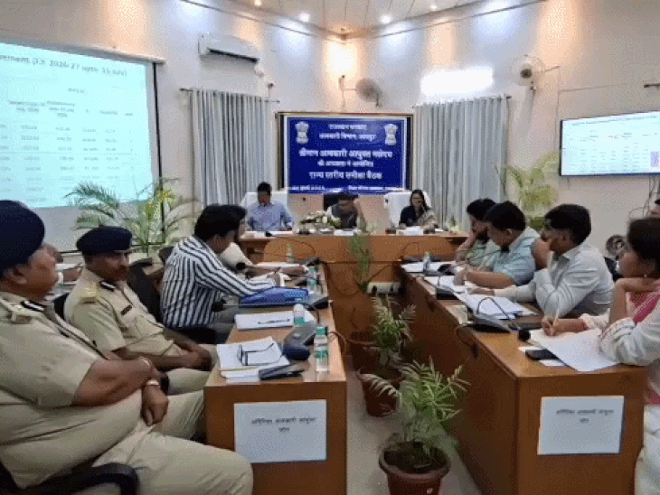 होटल-रिसोर्ट, लग्जरी विला में अवैध शराब की हो नियमित जांच:आबकारी कमिश्नर ने कहा- लक्ष्य पूरे नहीं हुए तो होगी कार्रवाई; विभाग की हुई प्रदेशस्तरीय बैठक