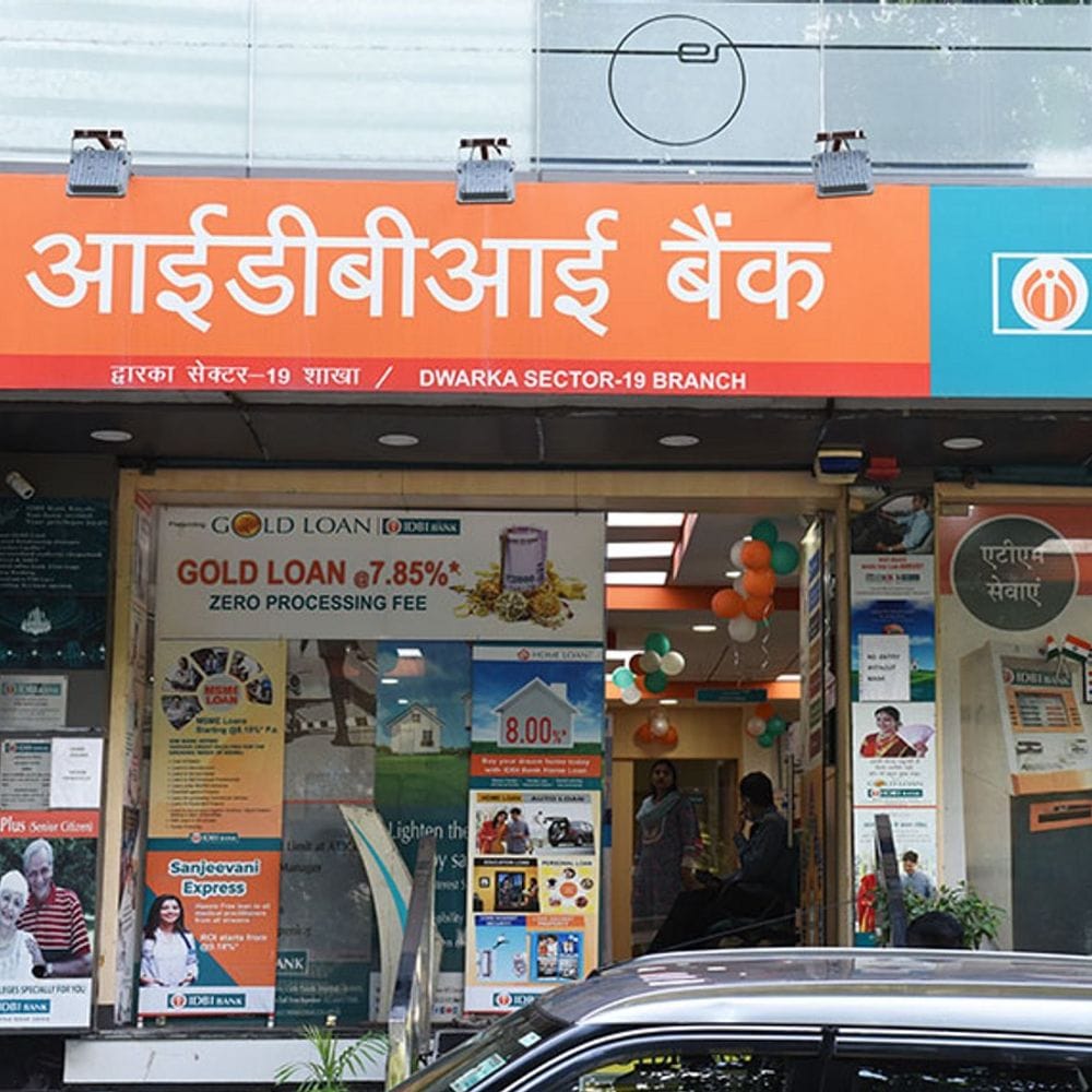 IDBI बैंक में 61% हिस्सेदारी बेचेगी सरकार और LIC:कनाडा की फेयरफैक्स और दुबई की एमिरेट्स NBD के साथ एक महीने में हो सकती है डील