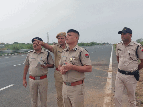 IGP बोले- एक्सप्रेसवे के डायवर्जन पॉइंट पर क्लियरेटी नहीं:ट्रेलर ड्राइवर की लापरवाही रही; लेन ड्राइविंग पर करेंगे फोकस