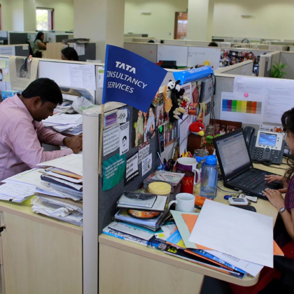 TCS ने पहली तिमाही में जोड़े 9,200 से ज्यादा कर्मचारी:नेट प्रॉफिट 5% बढ़कर ₹13,349 करोड़ हुआ, ₹12 प्रति शेयर डिविडेंड का देगी कंपनी